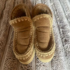 Mou booties size 39